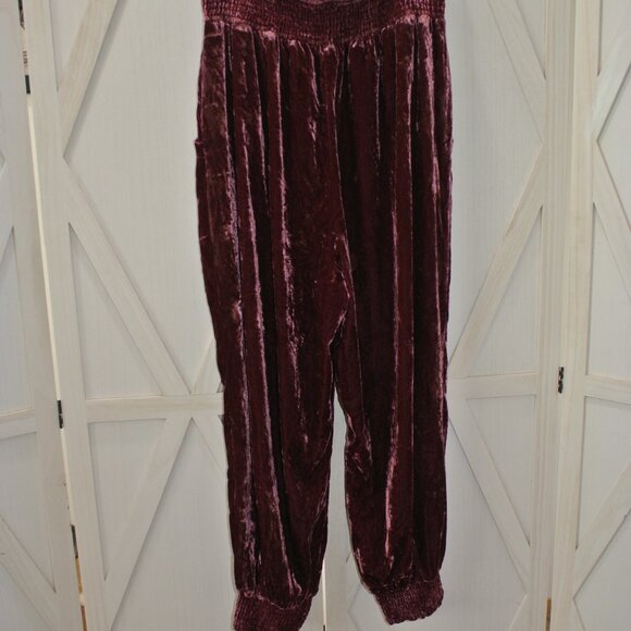 Anthropologie Gloria Velvet Joggers in Wine Bordeaux - Picture 3 of 9